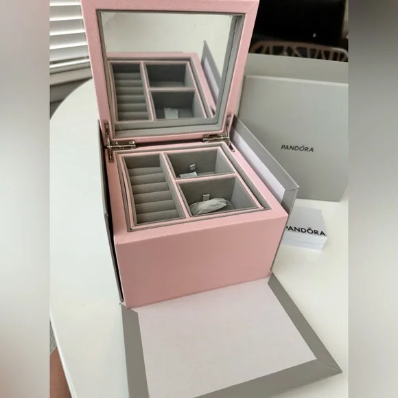Pandora Small leather jewelry box - Picture 4 of 6